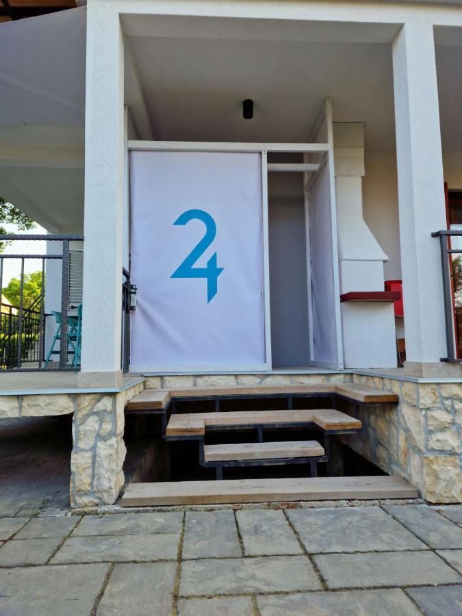Anna24 Holidays Vantacici Exterior foto